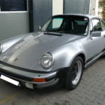 Silberner Porsche 911 Turbo – Youngtimer-Bewertung durch Kfz-Gutachter Theo Schmitt